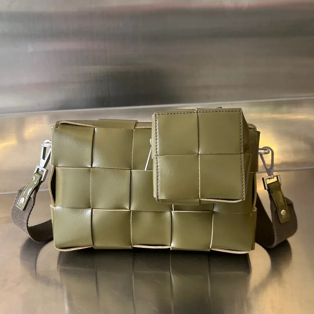 Bottega Veneta Alternative Crossbody Bags in 